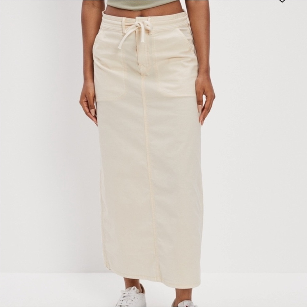 American Eagle Outfitters Cream Snappy Lowrise Maxi Skirt